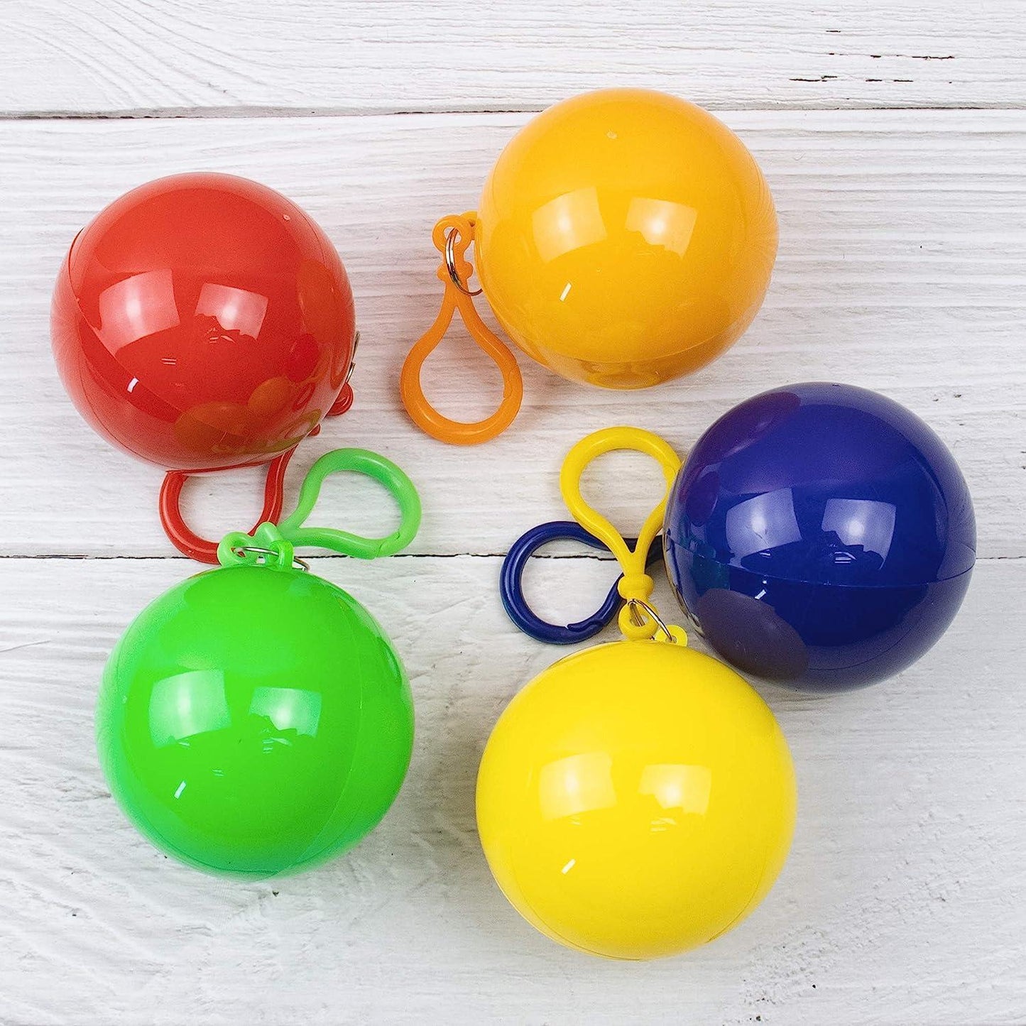 पोर्टेबल डिस्पोजेबल इमरजेंसी रेनकोट वाटरप्रूफ रेन पोंचो एक बॉल में यात्रा कैम्पिंग आउटडोर के लिए (5 का पैक)