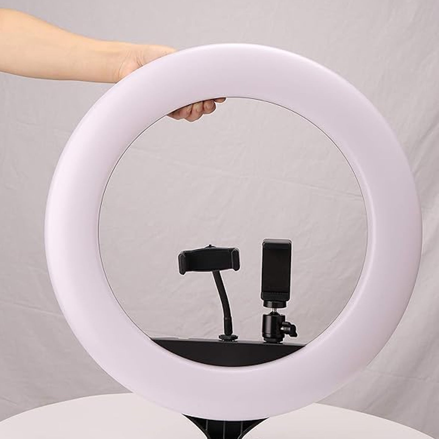 18 Inch Led Ring Light With 3 Colour Modes 3 Mobile Holders Remote Control (1 Set)