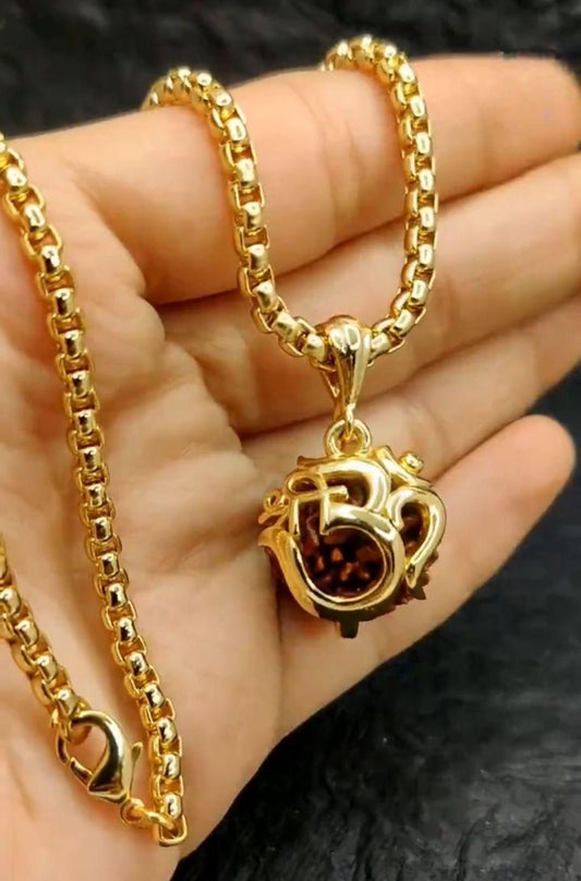 ओम रुद्राक्ष पेंडेंट चेन के साथ