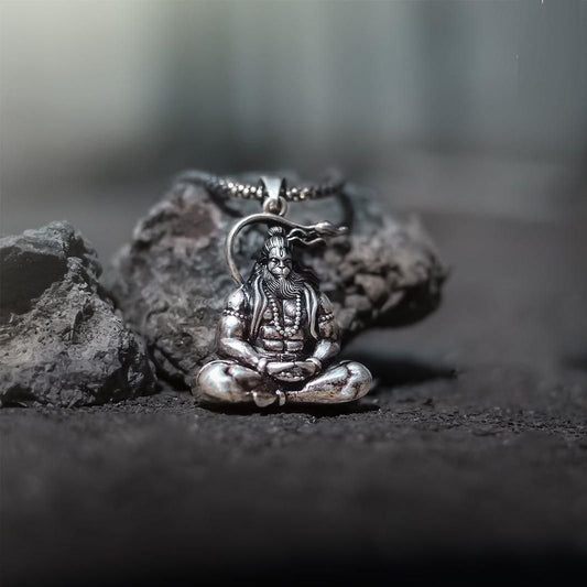 हनुमान सिल्वर लॉकेट चेन के साथ